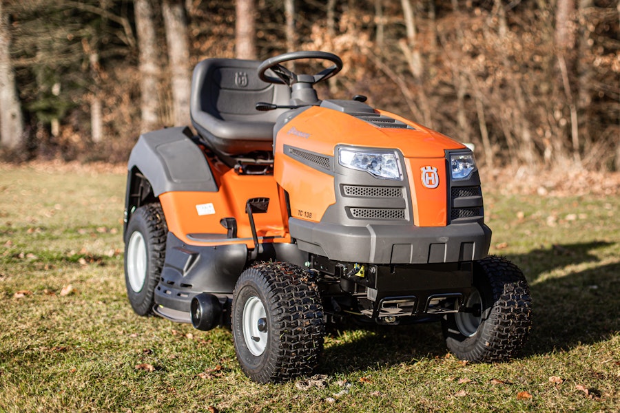 Husqvarna TC 138 Ride On Lawn Tractor 97cm Rear Grass Collector Garden Riding Mower