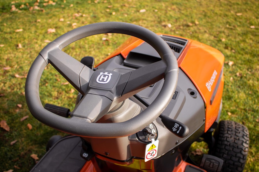 Husqvarna TC 138 Ride On Lawn Tractor 97cm Rear Grass Collector Garden Riding Mower